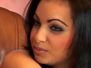 Onlyhollykelly Nude Porn Video i Am Trying To Pay Attention But