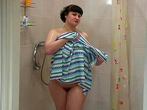 Chubby Brunette Ksenya Washes Her Body Porn