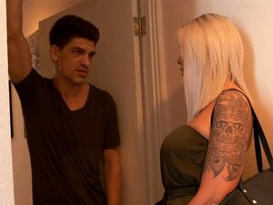 Nina Elle porno et vidéos de sexe en haute qualité sur VoilaPorno.com
