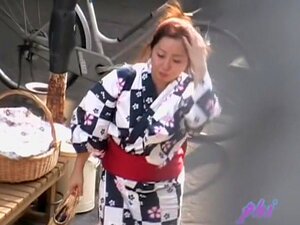Girls Giving Handjobs In Japanese Kimonos - Japanese Kimono porn videos at Xecce.com