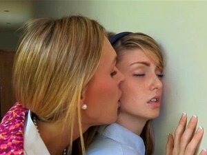 Teen Milf Lesbian porno et vidéos de sexe en haute qualité sur ...