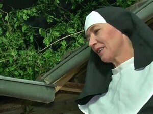 Nonne wird gefickt
