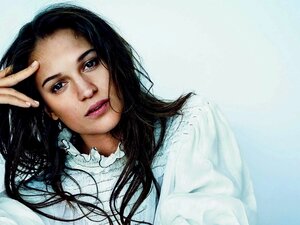 Alicia Vikander Ass porn videos at Xecce.com