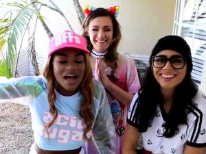 Saracheeky Unrated Videos