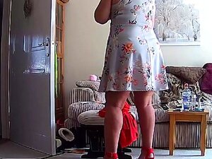 Mature Upskirt porn videos at Xecce.com
